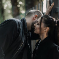 Romantiline fotosessioon, paarifoto, fotosessioon kodukandis – Laura ja Lauri – Fotograaf Maffiti, Merily-78 